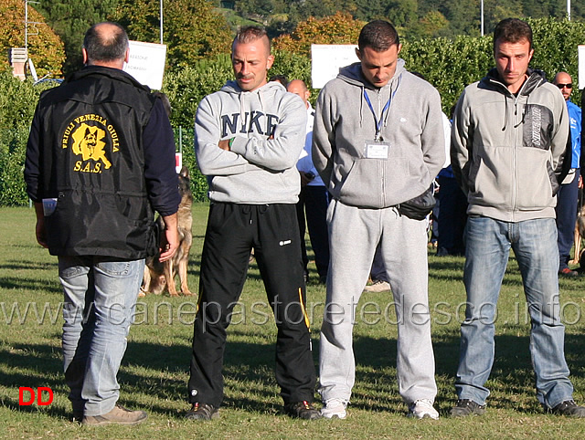 cerimonia-di-premiazione-05.jpg - da destra: Gianfranco Cimò (di spalle), Vincenzo Magnati, Riccardo Risica, Manuel Girardin