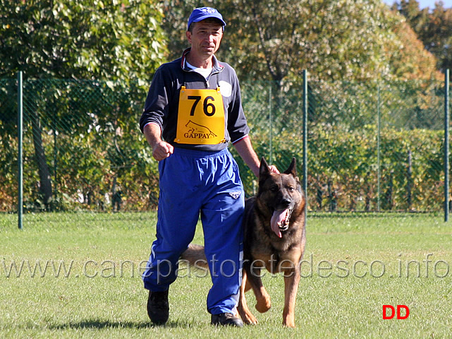 giuseppe-capitanio-con-mushu-di-oroval-05.jpg - Giuseppe Capitanio con Mushu di Oroval (B punti 72)