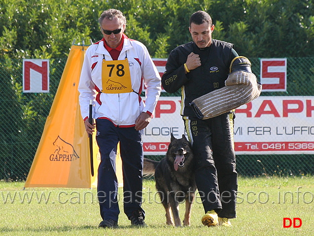 mauro-frison-con-y-polo-aus-der-konigshole-09.jpg - Mauro Frison con Y Polo aus der Konigshole (C punti 95)