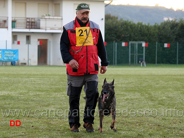 renzo-kocina-con-vinie-di-dranael-07.jpg - Renzo Kocina con Vinie di Dranael (B punti 70)