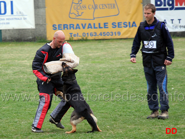 massimo-visintin-con-elena-della-decima-mas-C81-IPO3-04.jpg - Massimo Visintin con Elena della Decima Mas IPO3 (C punti 81)