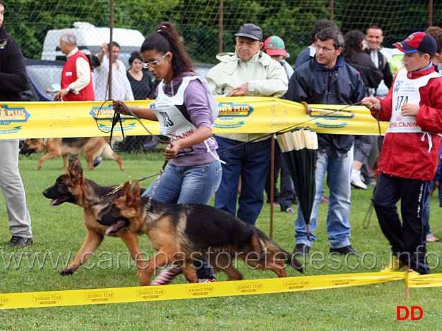 kristina-dori-con-hira-di-valmadrera-e-andrea-de-ciantis-con-peppe-della-valle-del-liri-il-duello.jpg - Kristina Dori con Hiras di Valmadrera e Andrea De Ciantis con Peppe della Valle del Liri. Duello