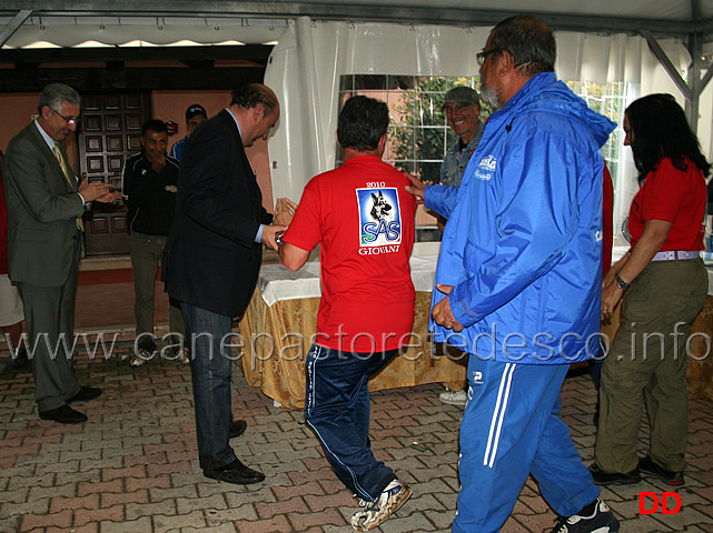 chiedo-venia.jpg - Il premio destinato a Luciano Musolino finisce in frantumi...