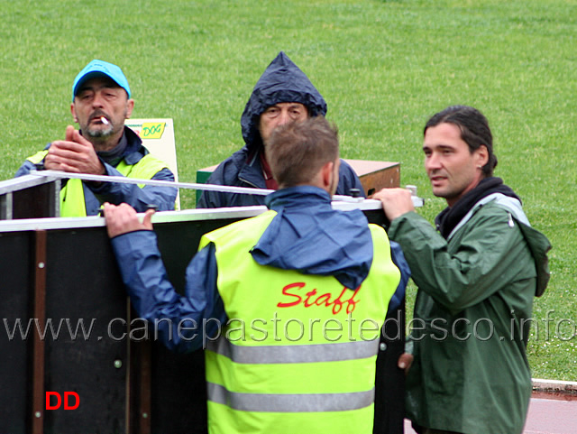 312.jpg - Lo staff al lavoro (compreso il Presidente Regionale Graziano Innocenti)