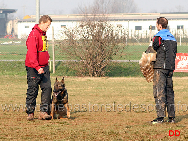 058.jpg - Major v.d.Friesenklippe IPO2 fase C: 90 punti conduttore Florian Steinacher 1 classificato (tot.274 MB)