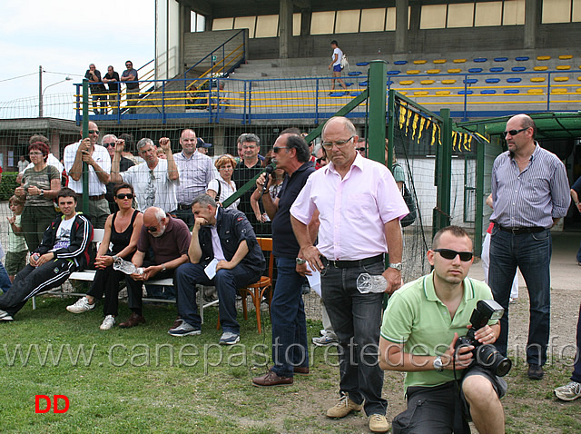 agatino-corvaia-presenta-la-squadra-per-il-mondiale.jpg - Il Responsabile dell'Addestramento Agatino Corvaia presenta la squadra che rappresenterà l'Italia alla WUSV 2010