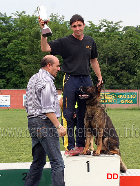 luciano-musolino-premia-fabio-noferi-con-ciarly-della-croce-del-sud-1-IPO2.jpg - Luciano Musolino premia Fabio Noferi con Ciarly della Croce del Sud 1 in IPO2