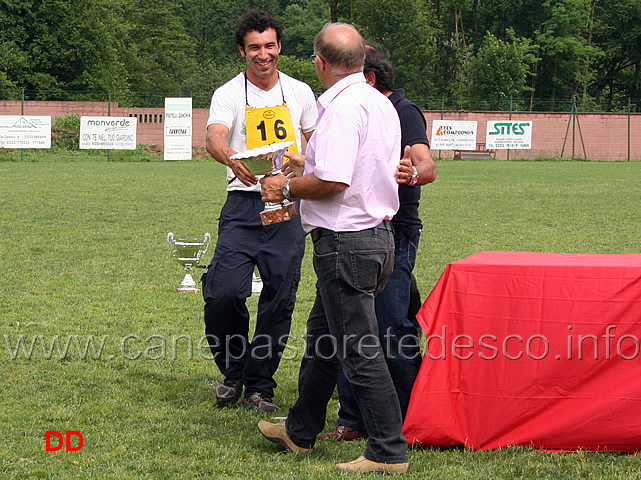 paolo-mastrapasqua-con-dax-vant-priorijhof-premiato-per-la-miglior-pista.jpg - Paolo Mastrapasqua con Dax van't Priorijhof premiato per la miglior pista (96 punti in IPO3)