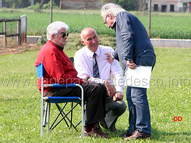 163.jpg - L'allievo giudice Rino Maestroni con il Presidente e il direttore SAS