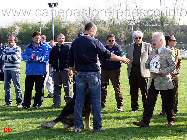 248.jpg - Premiazione IPO1. 7° classificato. Giuseppe Pruneri con Otis di Casa Derna