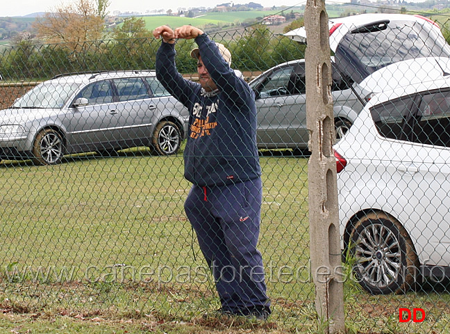 censored.jpg - "Oro' ...sei contento di vedermi o hai un salamotto in tasca?" 