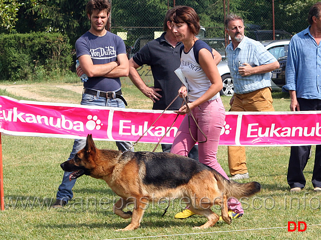 agatha-von-webachtal-passa-in-prima-posizione.jpg