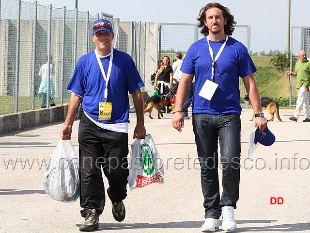 040.jpg - A questo Campionato hanno costretto a lavorare veramente tutti!