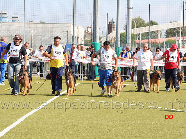 073.jpg - correttezze. da sinistra: Odis, Vando, Paco, Barros e Nero